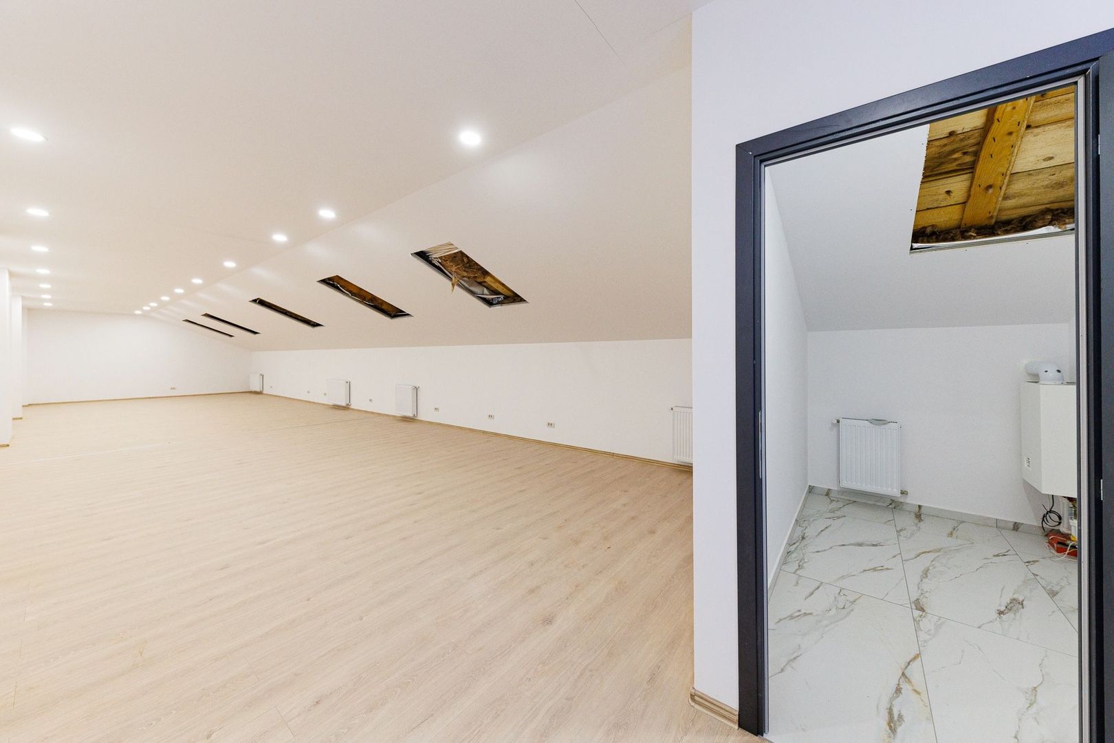 Prima inchiriere - Spatiu birouri 100 mp | Grup sanitar&Zona Chicineta - Poză 12