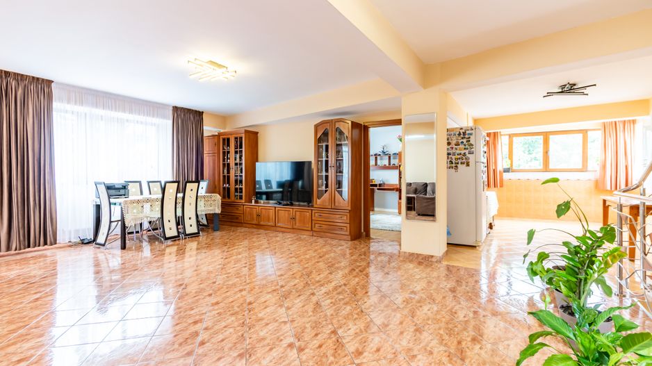 Inchiriere Cladire P+1+M Apusului, 433mp, Curte 900mp, Parcare - Poză 4