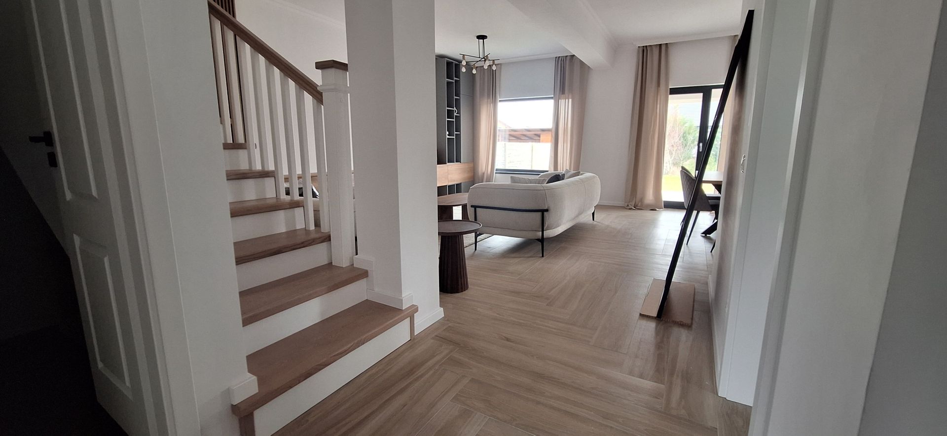 Duplex frumos cu arhitectura mediteraneana - Poză 5