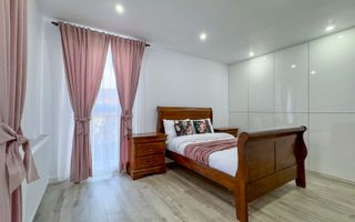 Apartament cu 3 camere de vânzare în zona Centrală - Poză 7