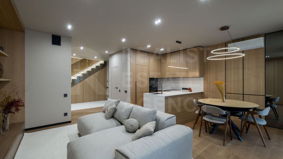 Vânzare, penthouse , 4 camere, str. Moara Roșie, Centru, - Poză 2