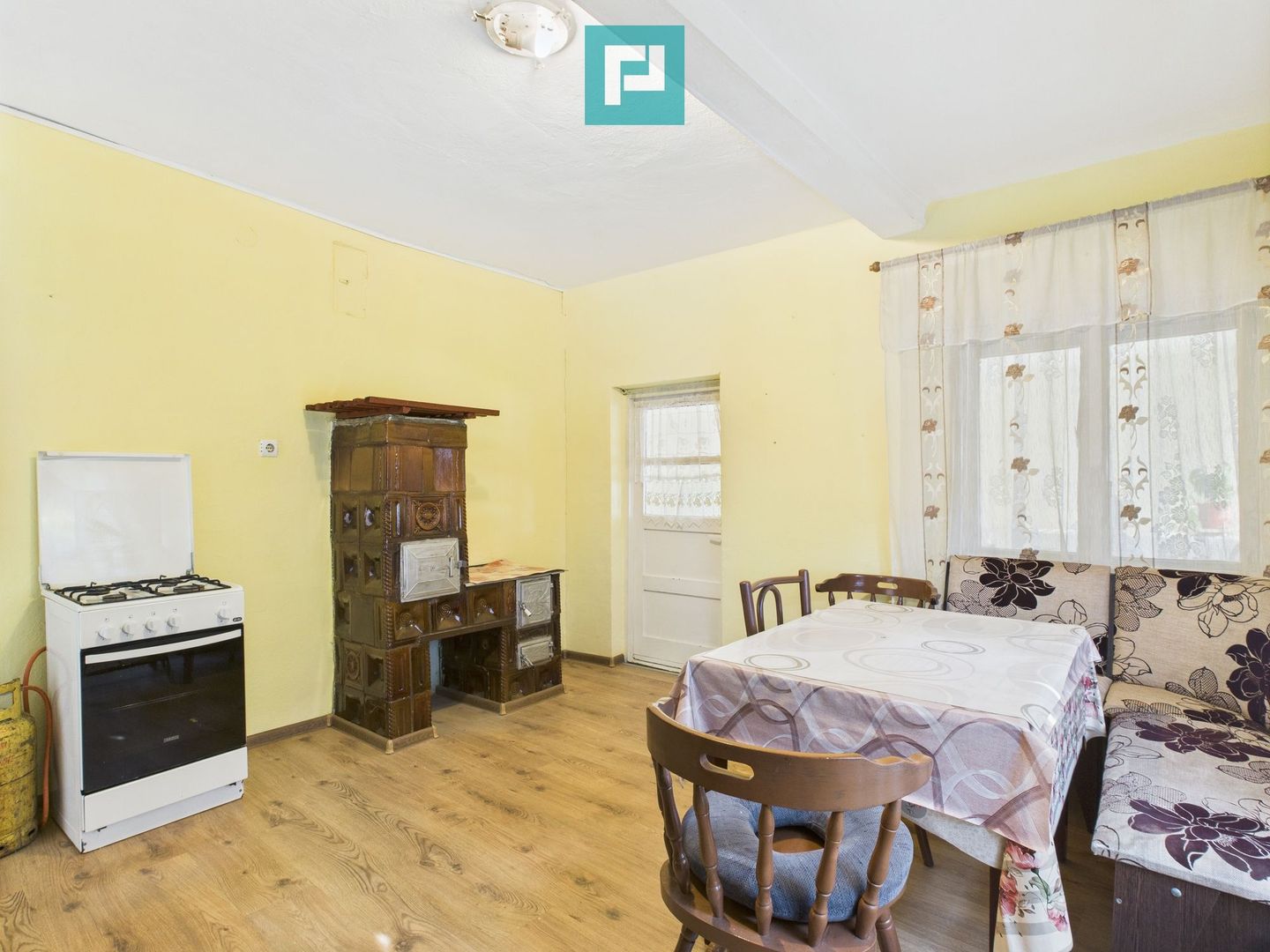 Casă cu 4 camere în Sânpetru German, Secusigiu - Poză 5