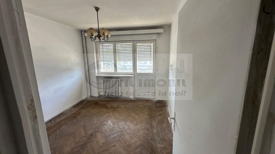 Apartament 3 camere, 70mp, 2 balcoane – Podu Roș  125000 euro - Poză 2