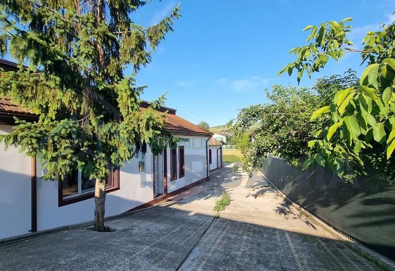 Inchiriez casa - Poză 1