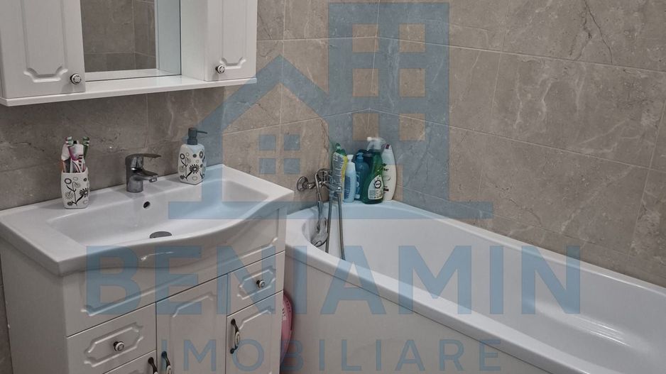 Apartament 2 camere decomandat etaj 1 Cartier Tractorul 2014 - Poză 7