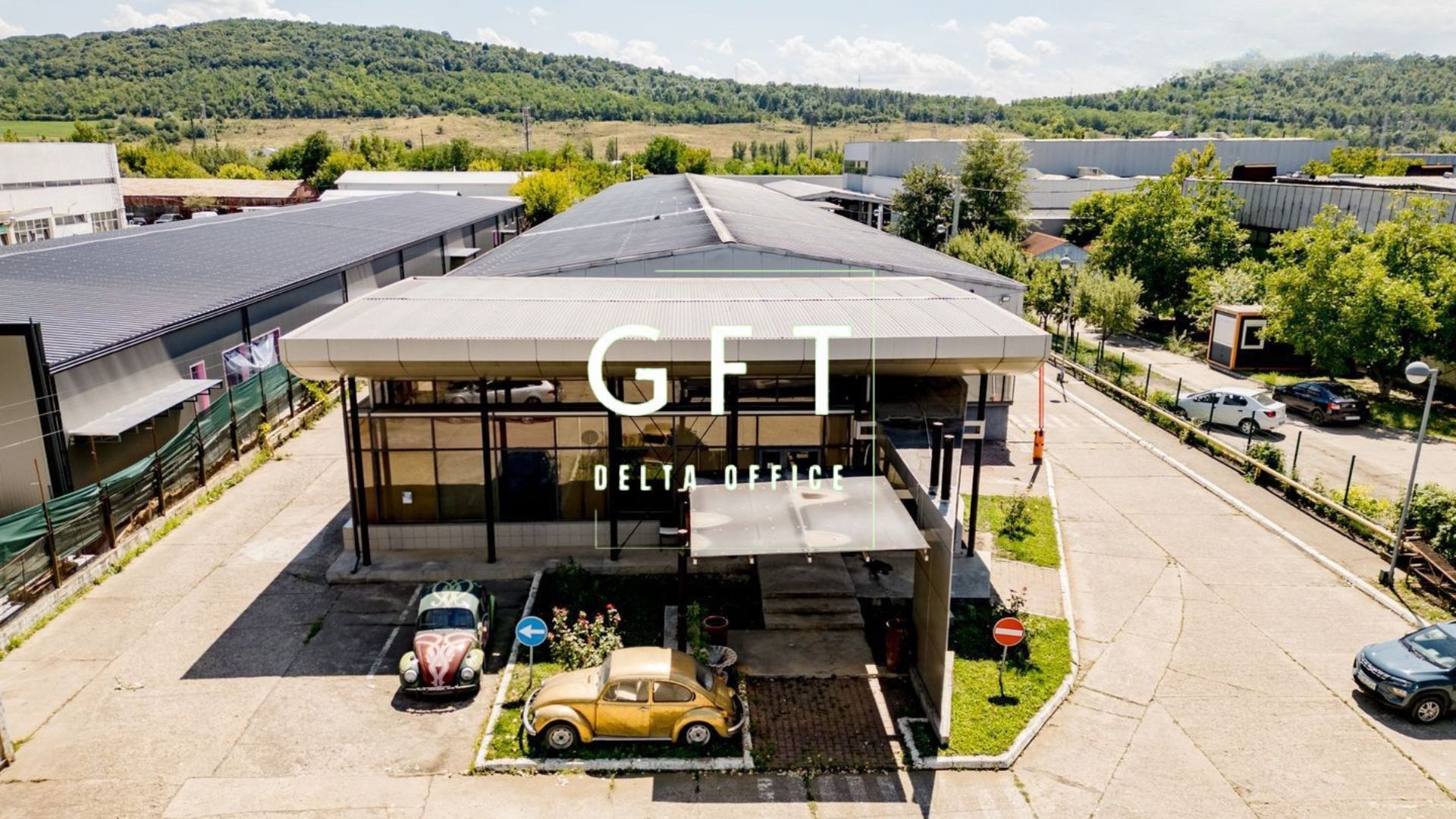 Proprietate speciala | Hale de productie si birouri - Poză 1