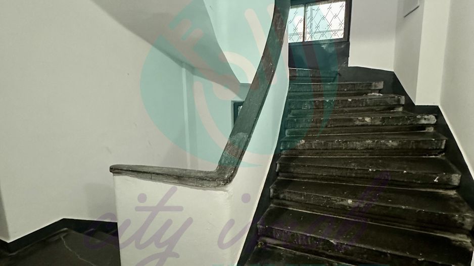 Garsoniera renovata intr-o zona boema - Poză 13