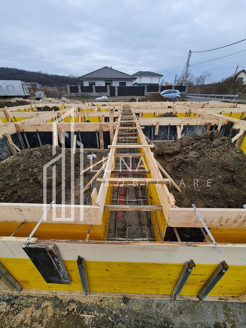 Case cuplate, P+E, 120 mp, teren 465-669 mp, predare 2026, Livezeni - Poză 8