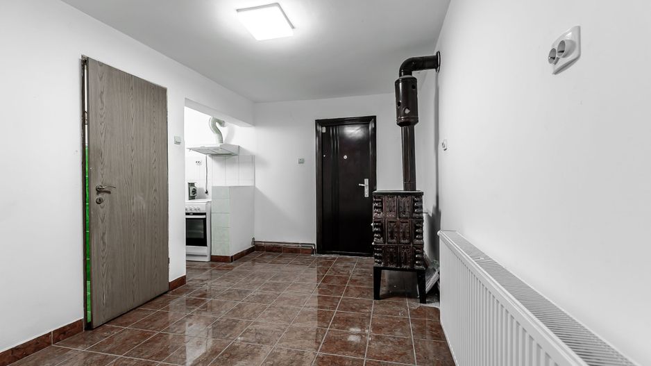 Casă renovată complet în Sânleani/Livada. - Poză 10