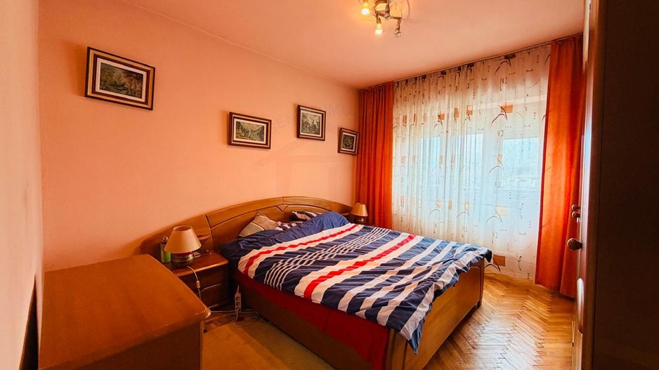 De vanzare apartament cu 4 cam dec. in Galati, piata Centrala, etaj5/7 - Poză 2