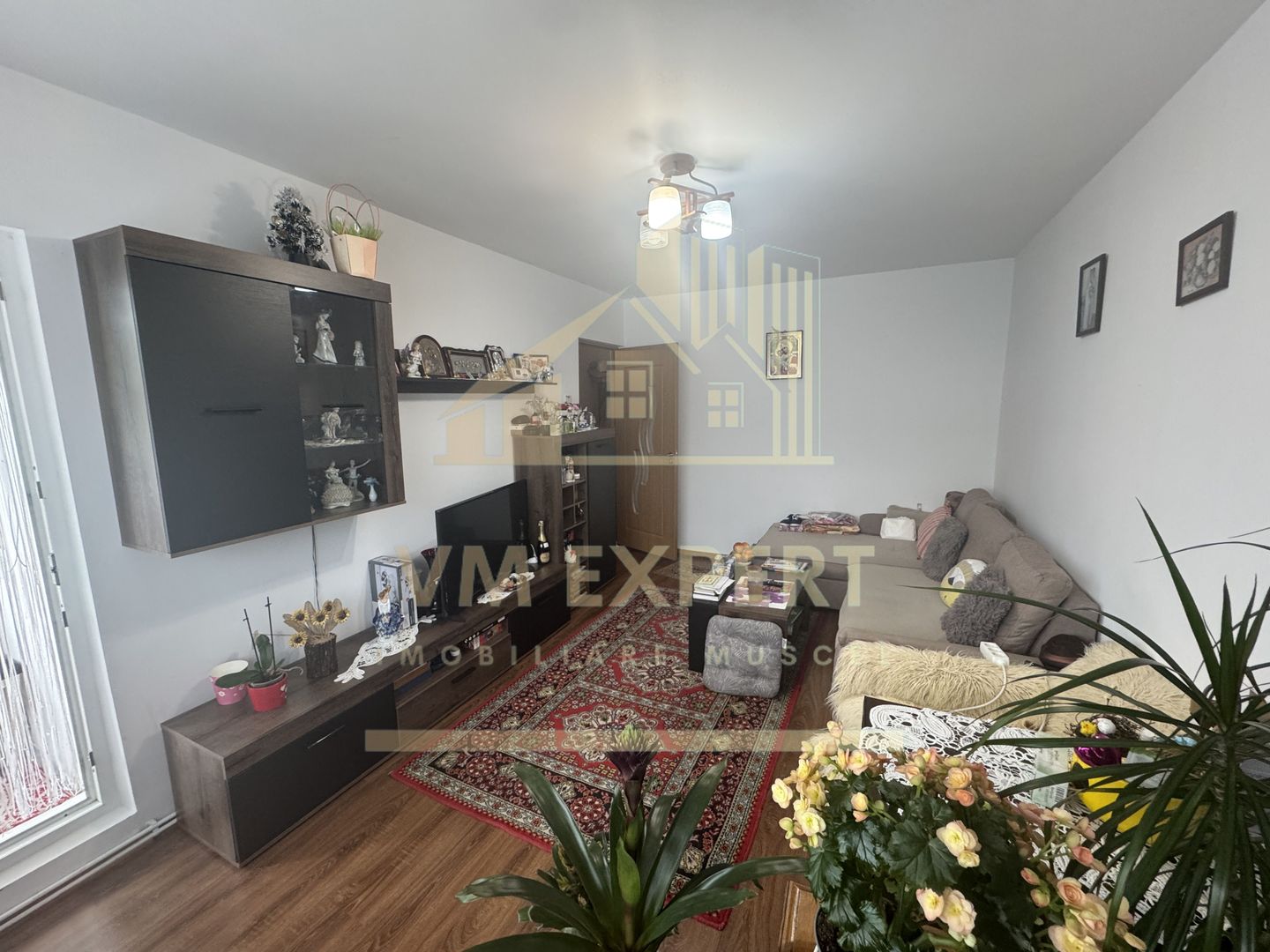 APARTAMENT 3 CAMERE ETAJ 4 VIȘOI CAMPULUNG - Poză 1