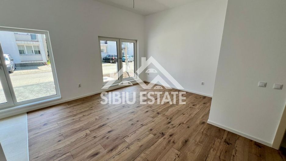 Finisat la cheie Intabulat, 3 camere, 2 bai, 2 parcar,i zona Dracula - Poză 1