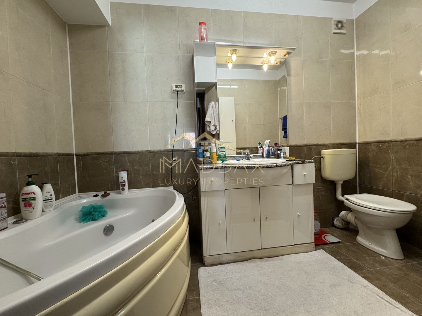 Apartament Elegant de Închiriat – 5 Camere/ 3 Băi, *Arcul de Triumf* - Poză 46