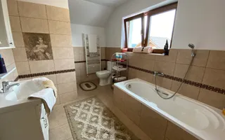 Vila  Frumoasa , individuala ,Sibiu ,7 camere , 5 Bai , mobilata ,utilata - Poză 44