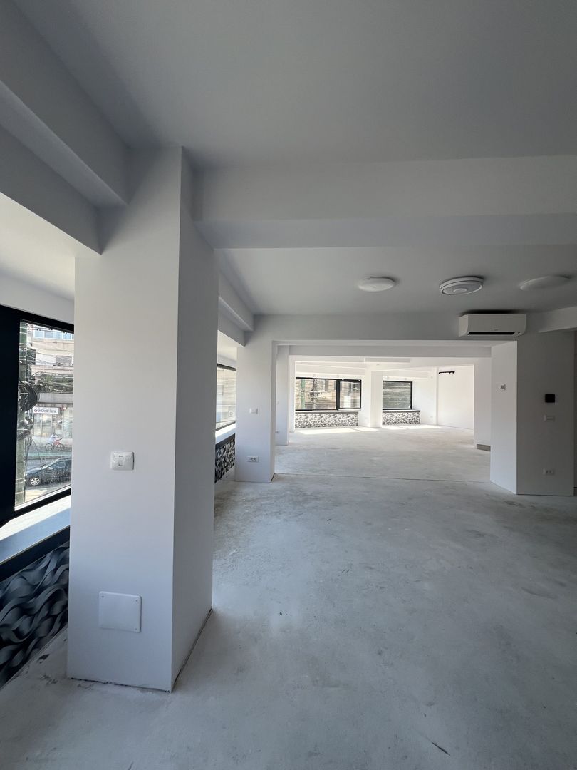 SAD CU VEDERE PANORAMICA - Poză 7