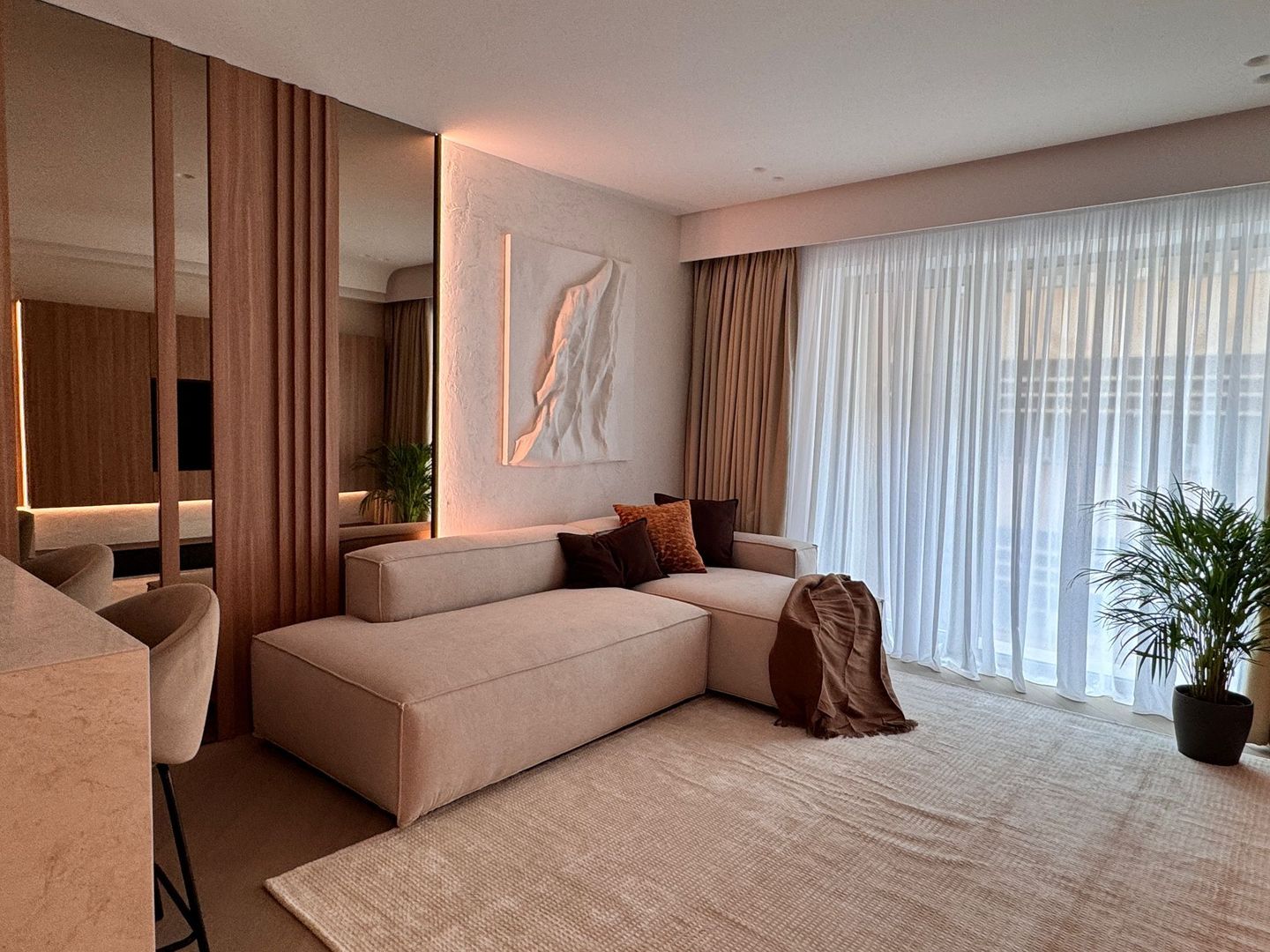 INCHIRIERE DOUA CAMERE CORTINA 126 ZONA PIPERA IANCU NICOLAE - Poză 1