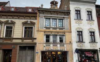De vanzare apartament in Piata Sfatului - Poză 1