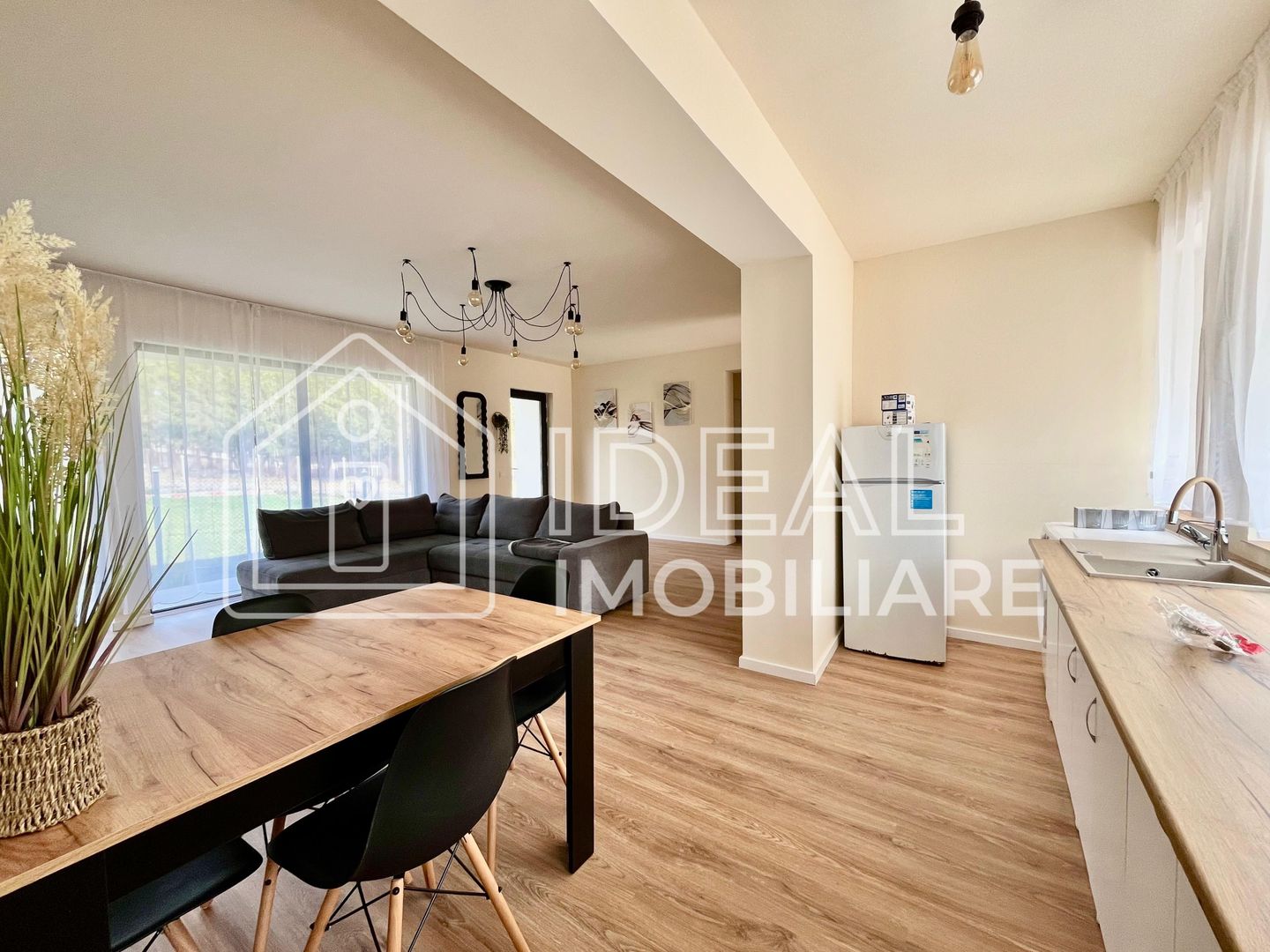 Casa cu 3 camere | 85mpu | Tocile - Poză 11