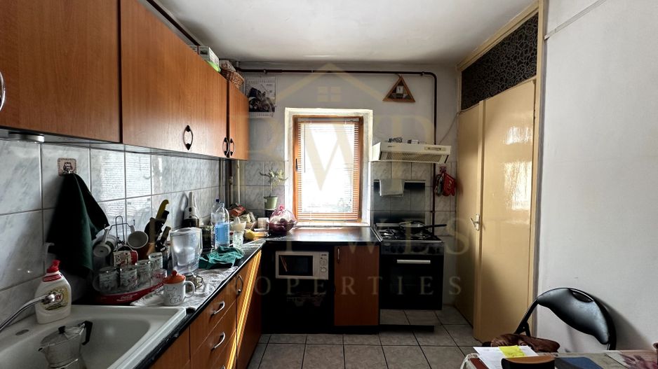 Apartament 3 camere, 2 bai, etaj intermediar, Dambovita - Poză 2