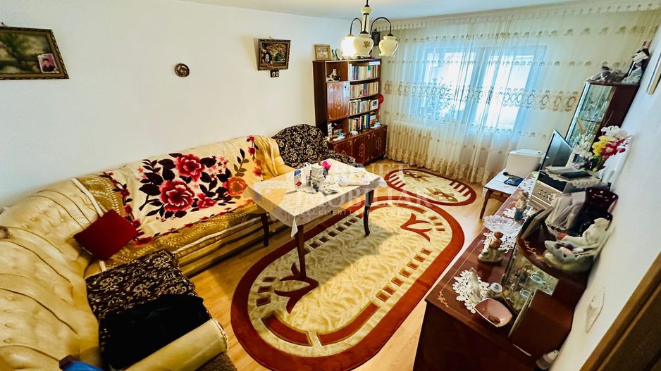 Apartament 4 Camere Decomandat - Etaj intermediar - Zona Nicolina/Frumoasa - Poză 2