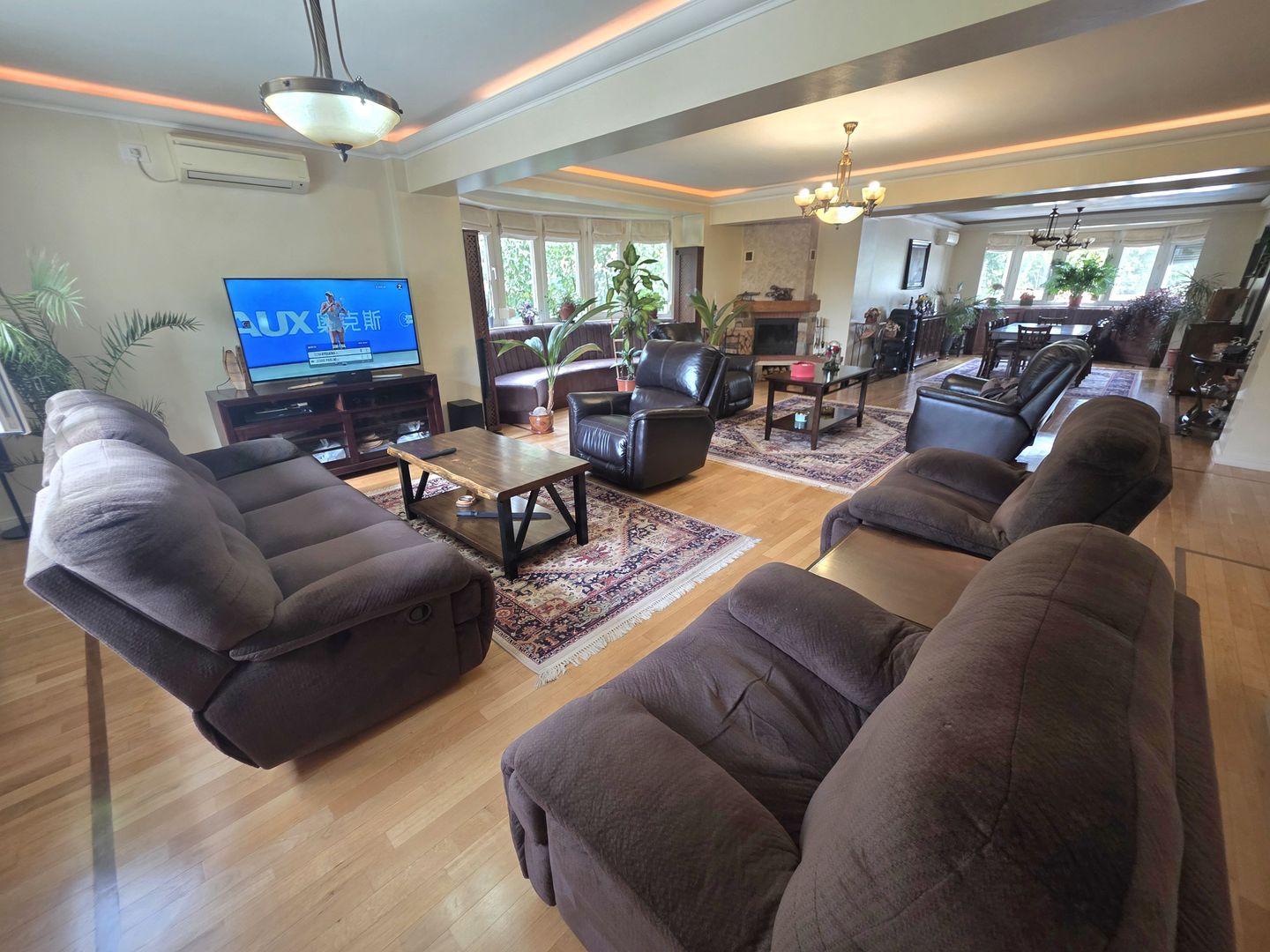 Vilă excepțională cu lift, piscina și teren de 1000 mp | VOLUNTARI - Poză 4