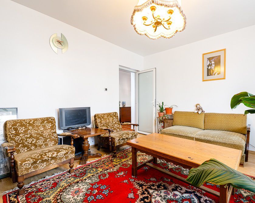 Casă pentru o familie numeroasă în Săcălaz - Poză 3