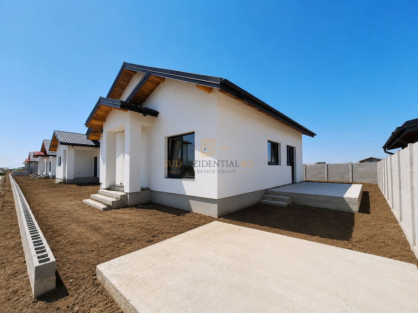 Casa individuala cu 4 camere de vanzare, curte 343 mp, Comuna Berceni - Poză 2