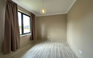 Casă / Vilă cu 4 camere de închiriat - Dezmir - Poză 15