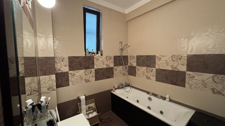 Casa de vânzare zona Favorit - Poză 7