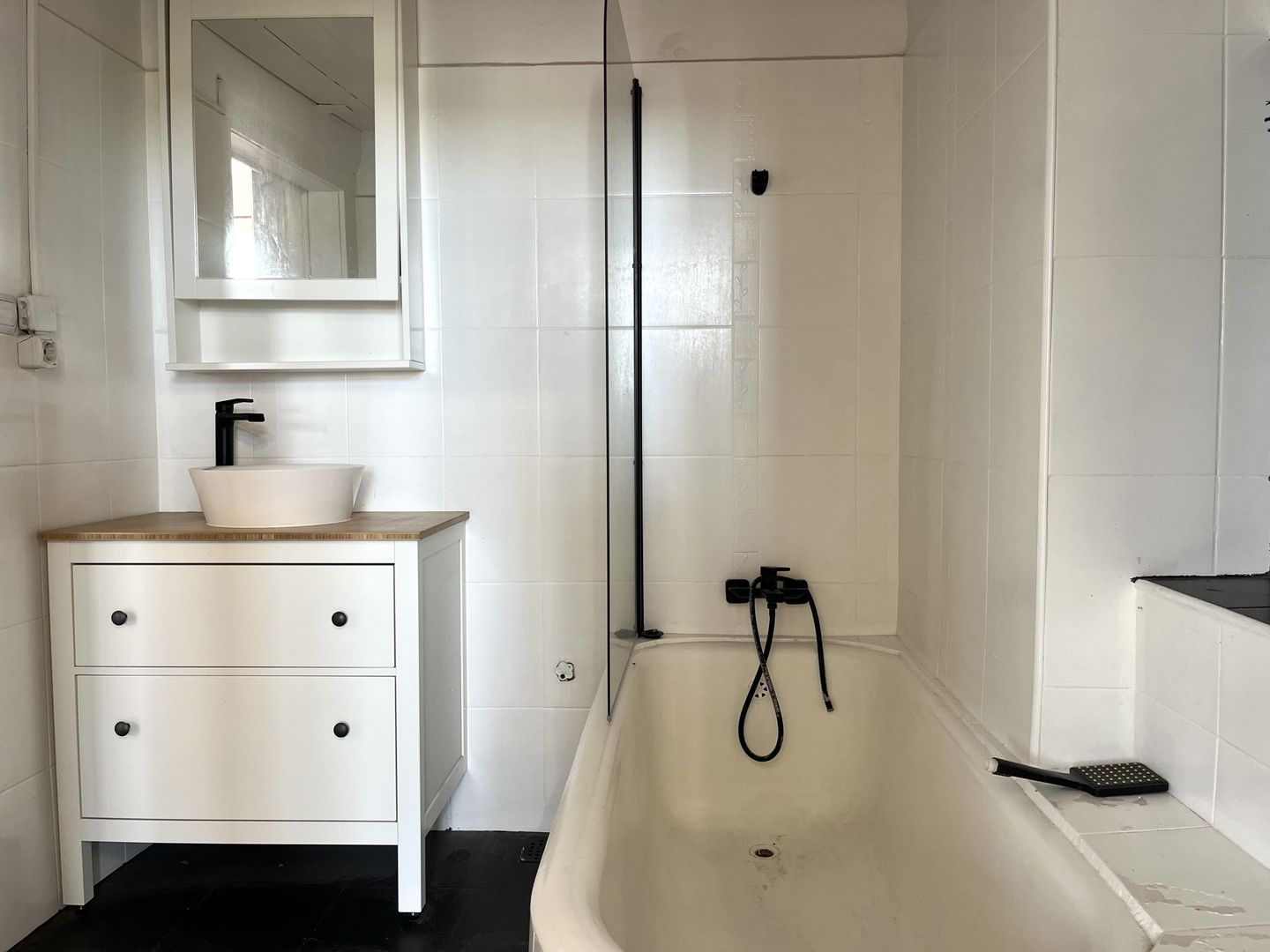 Un apartament spațios cu  2 camere, in , zona Centrala - Take Ionescu - Poză 14