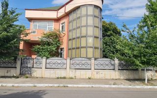Vila cu piscina, 950  mp teren -  Piata Centrala, str. Posta Veche - Poză 12
