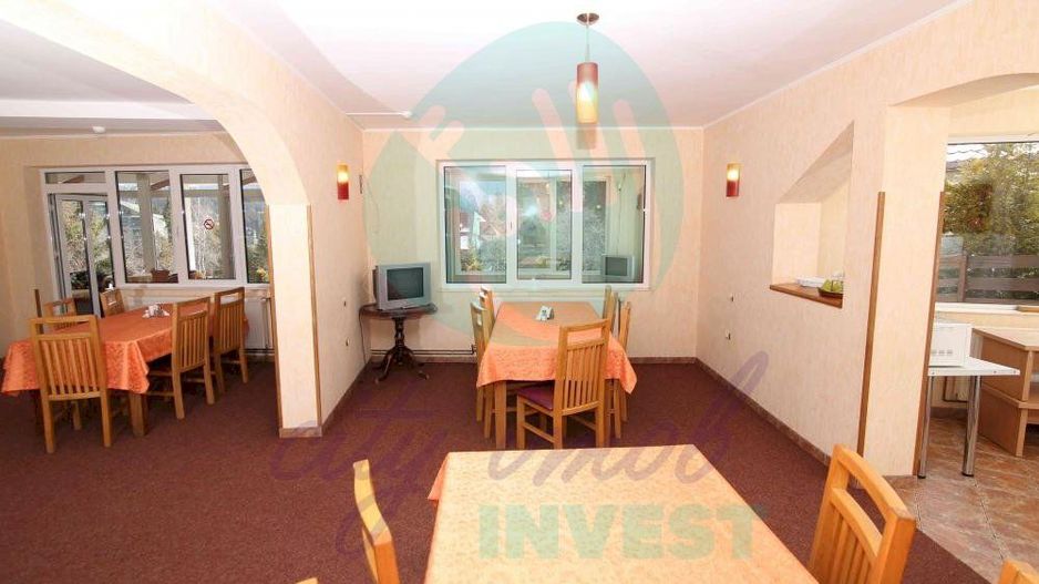 Vila cu 24 de camere cu priveliste superba ideal investitie in PREDEAL - Poză 36