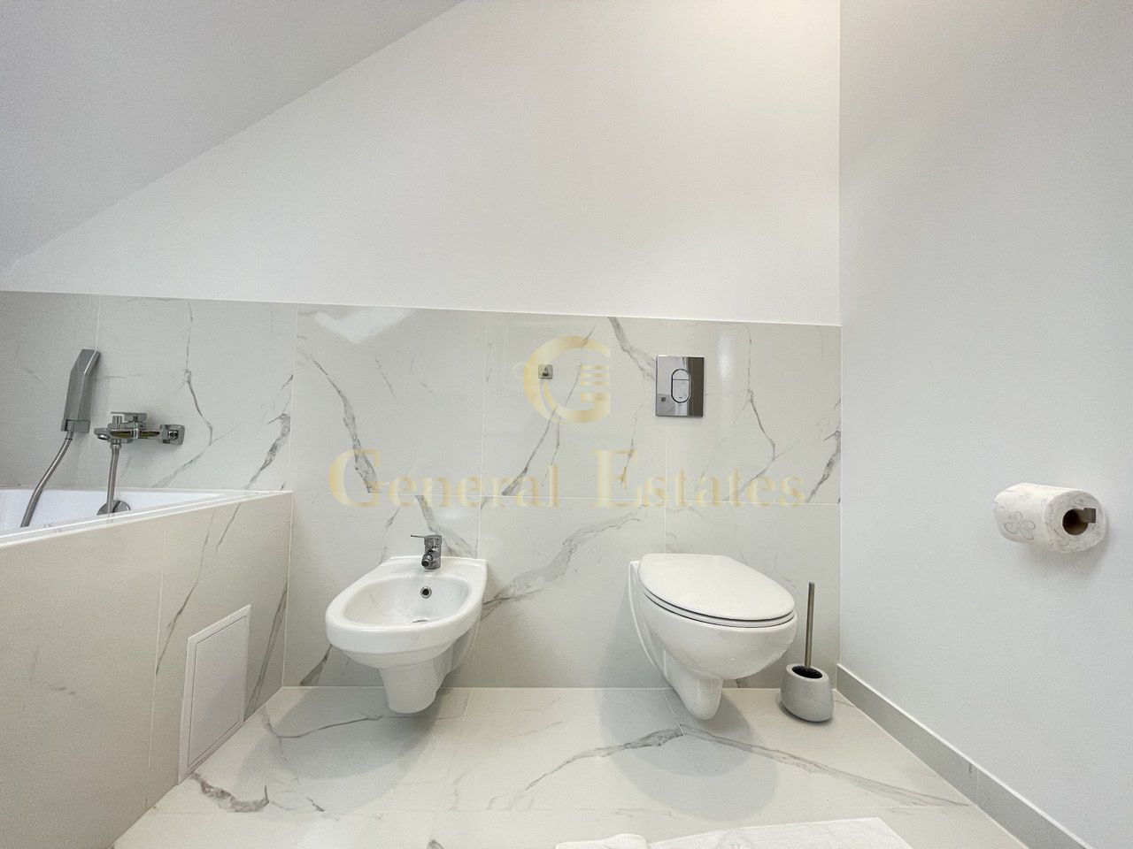 Casă cu design modern & suflet autentic – 200 m² de confort și rafinam - Poză 45