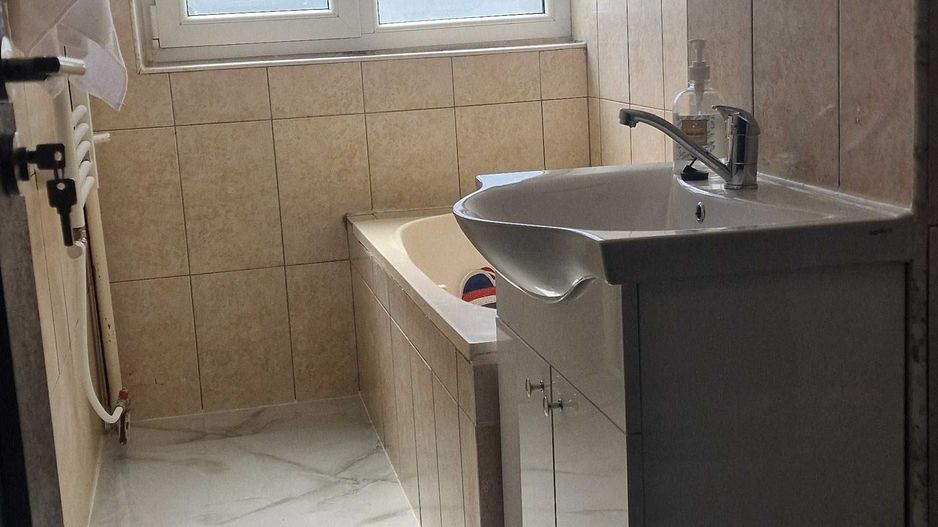 De inchiriat  Apartament 3 camere Bld. Cantemir (Shaormeria Dristor) - Poză 5