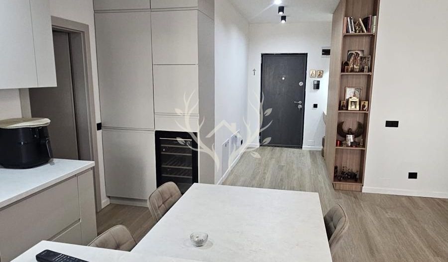 Apartament cu 3 camere si terasa de 82 mp - zona Vivo Floresti - Poză 9