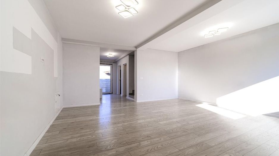 Duplex P+E 4 camere 2 bai Urseni - Poză 5