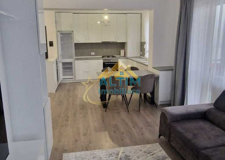 Apartament spațios de închiriat, 3 camere, cartier Tractorul - Poză 1