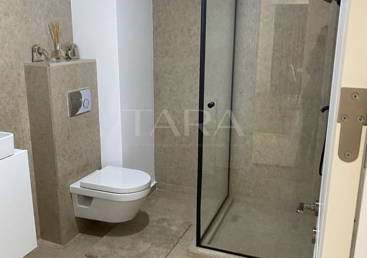 Apartament cu 3 camere și terasă generoasă – zona Vivo. - Poză 8