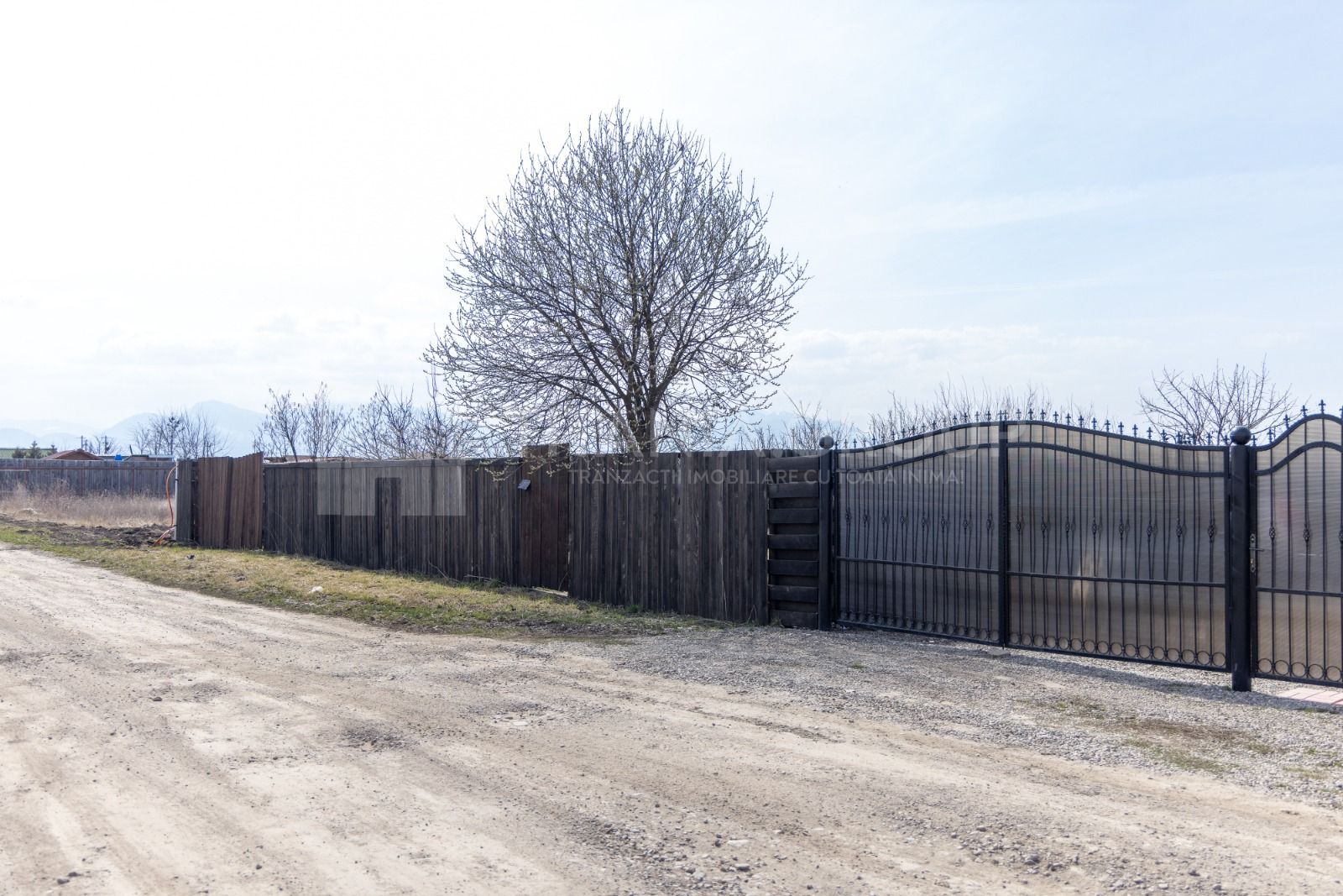 Teren 500 mp, împrejmuit, curent și internet pe teren, cu proiect și autorizație - Poză 27