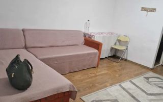 Ofer spre închiriere garsoniera confort 1,etaj intermediar, utilata si mobilata - Poză 1