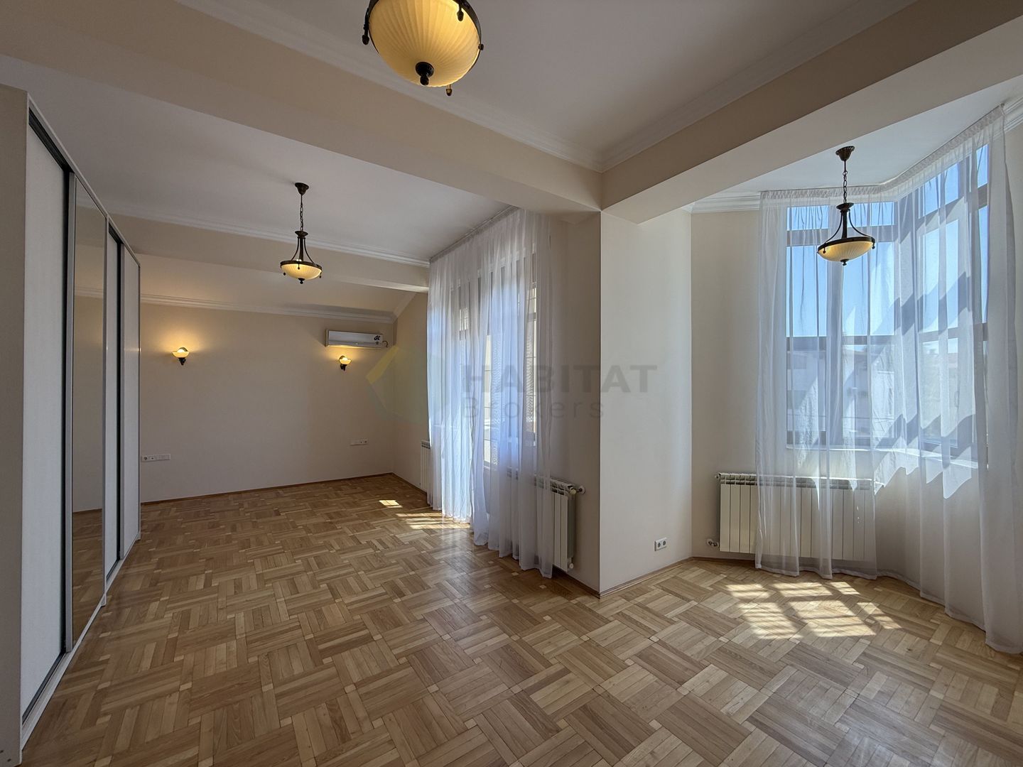 Vila 9 camere cu piscina si teren de 1.000 mp - Poză 22