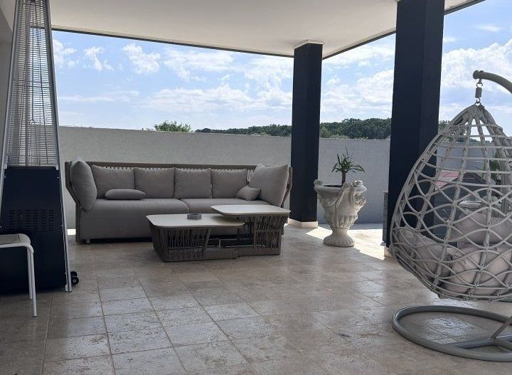 Vila cu ieşire la lac - Poză 5