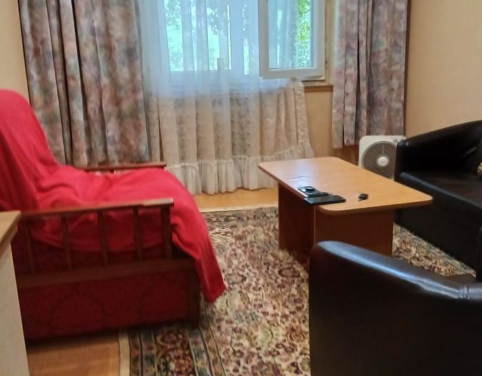 Închiriere apartament 3 camere,  parter, balcon , 60 mp - Poză 7