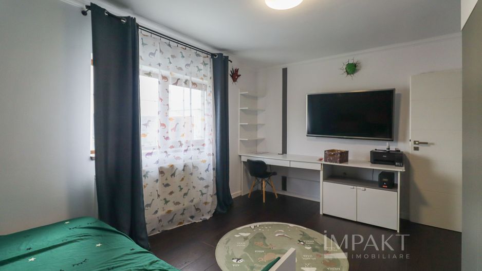 Apartament spatios cu balcon si terasa, complet mobilat, Europa! - Poză 20