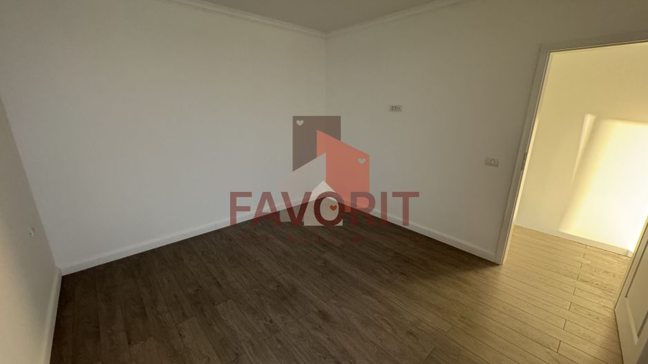 Comision 0%. Panouri si pompa de caldura. Despartit prin camera tehnica - Poză 14