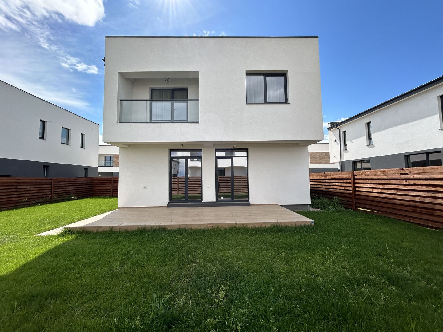 Vila individuala 4 camere | Tunari | Sistem Energetic Centralizat - Poză 4