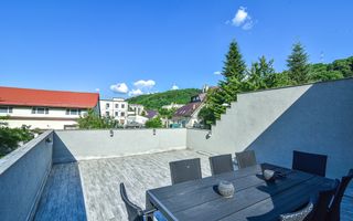 Casa zona centrala, curte individuala - Poză 4