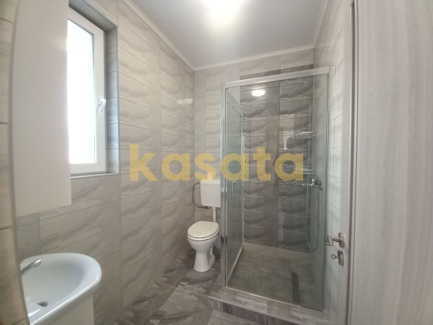 Vilă Modernă 4 Camere | Curte Privată | Zonă Excelentă & Facilități - Poză 17