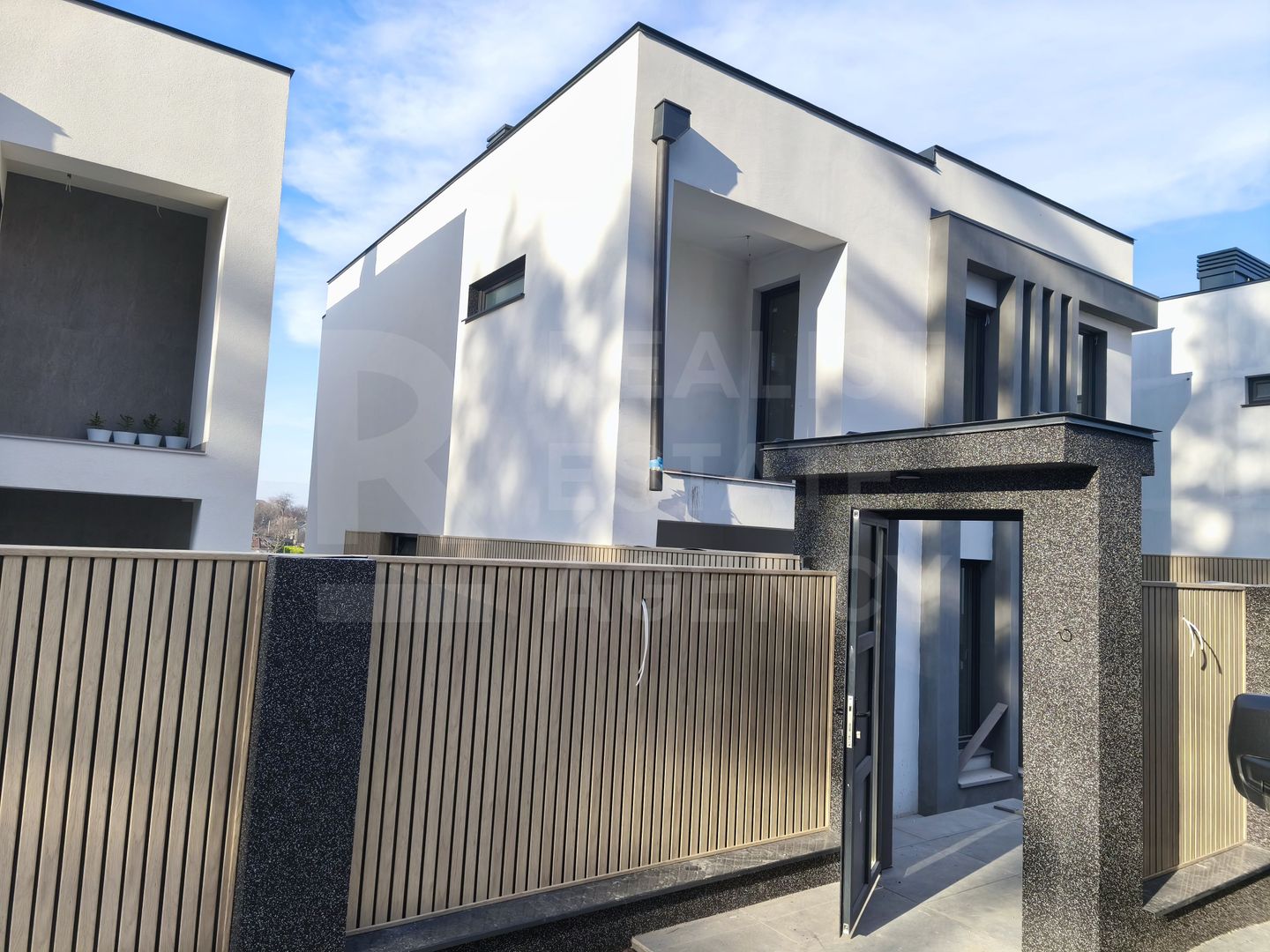 Vânzare casă, 4 camere,  str. Dragomirna, sectorul Buiucani. - Poză 1