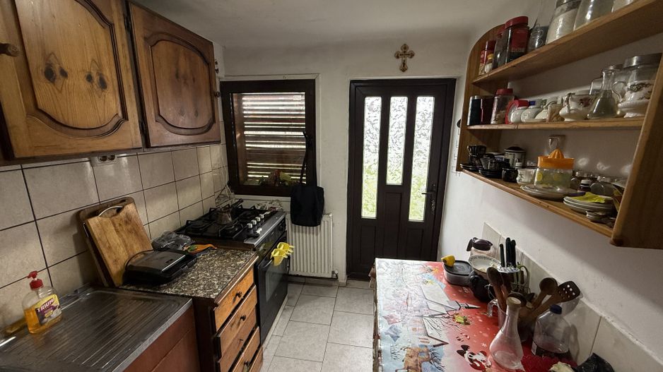 Casă corp C1 84mp + casă corp C2 51mp+garaj+ grădină și teren 889mp - Poză 10